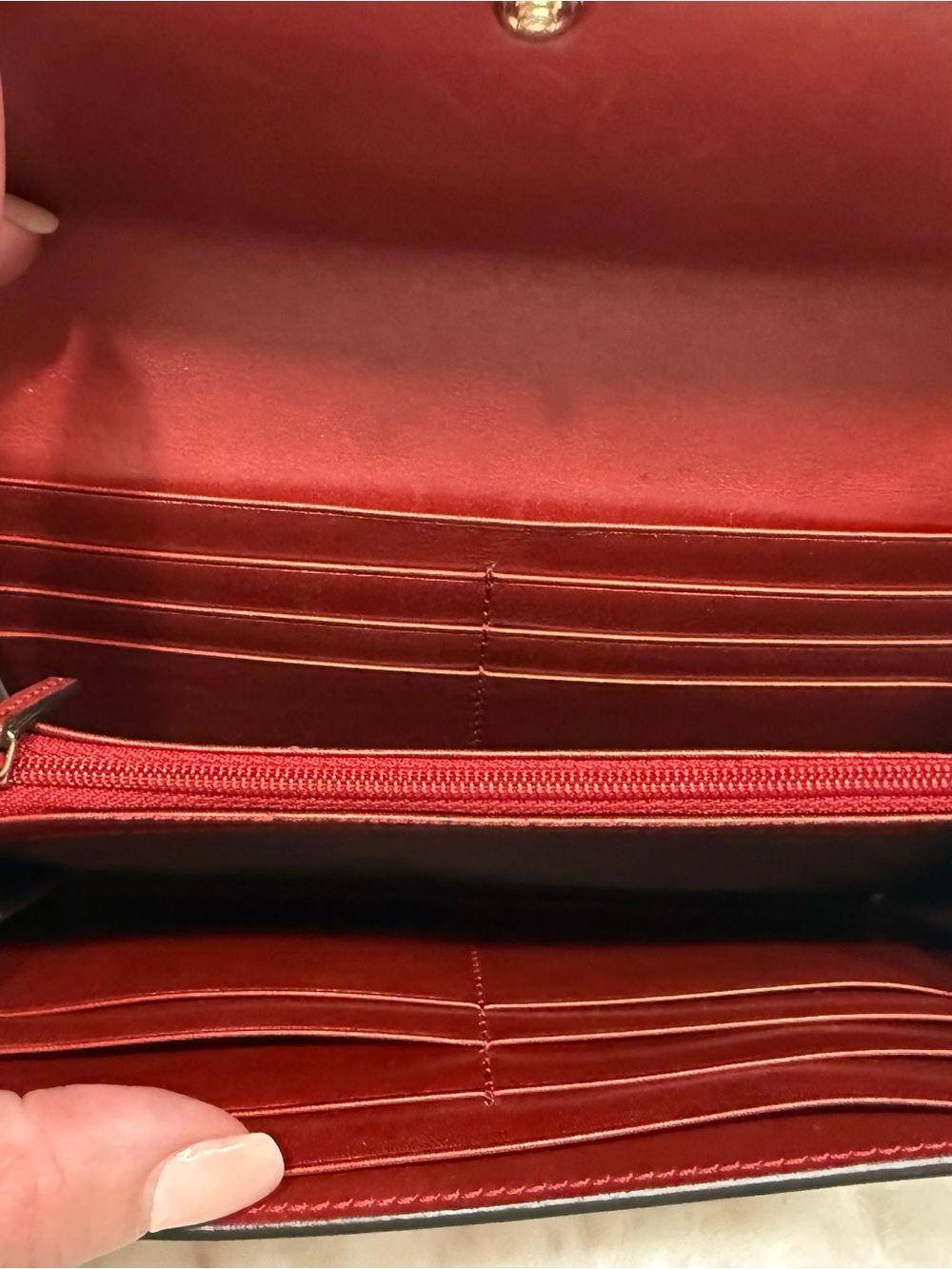 Gucci Metallic Red Heart Logo Continental Wallet - Picture 4 of 7